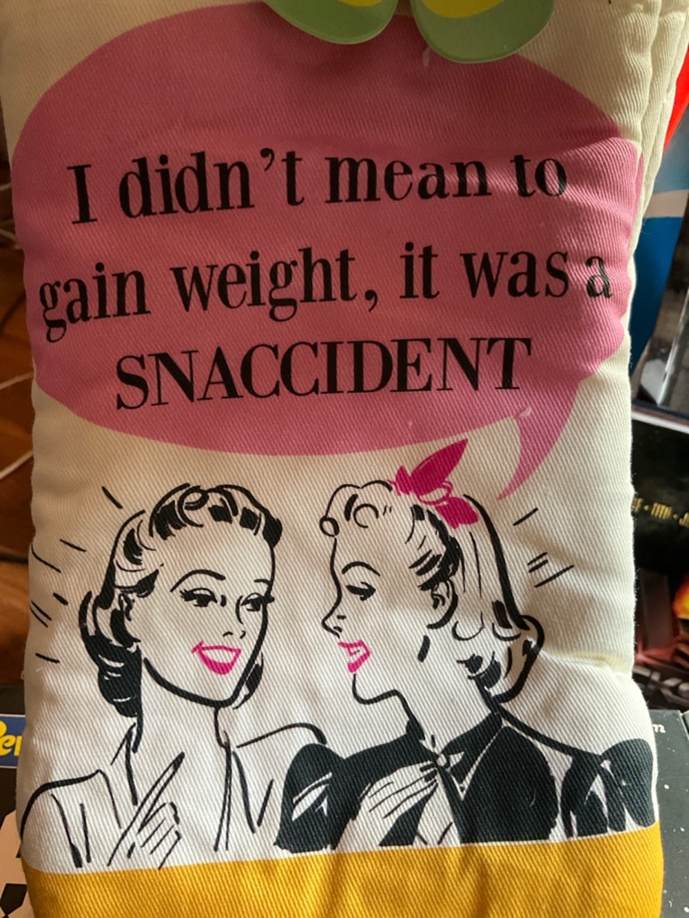 "Snaccident" oven mitt set from the Daisy Boutique Brand Pink and Yellow - Picture 7 of 7